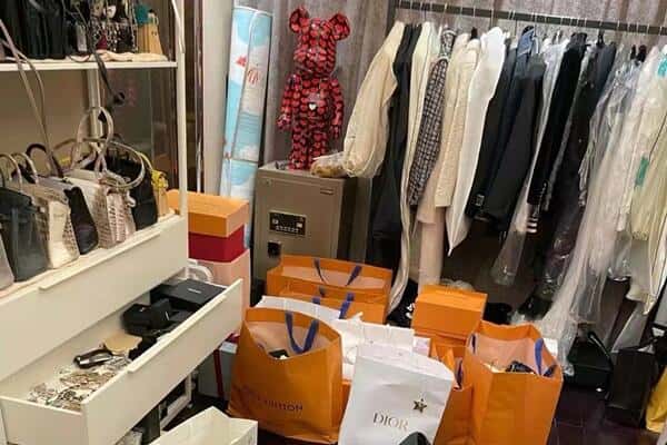 小金县回收一线品牌衣服